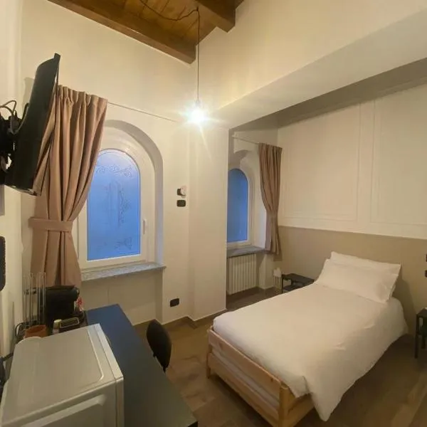 CENTER'S ROOMS GARLASCO City Haven, hotel u gradu Ferrera Erbognone