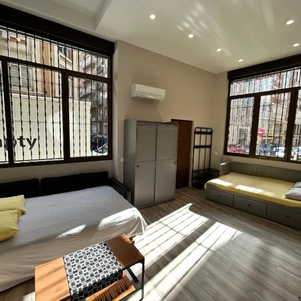 Estudio céntrico zona palacio, hotel u Madridu