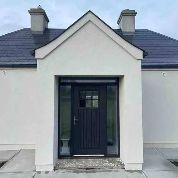 Modern 3 bed country cottage, hotel v destinaci Four Mile House
