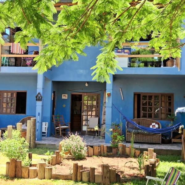 Casa aconchegante térrea à 3min de carro do centro e praia central