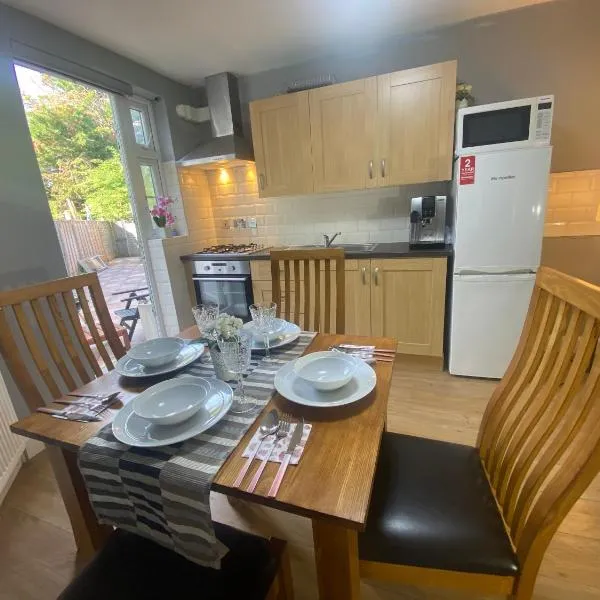 Lovely one bedroom garden flat in Hendon, hotel v destinaci The Hyde