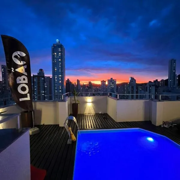 Espaçosa Cobertura quadra mar com piscina e vista do mar, hôtel à Balneário Camboriú