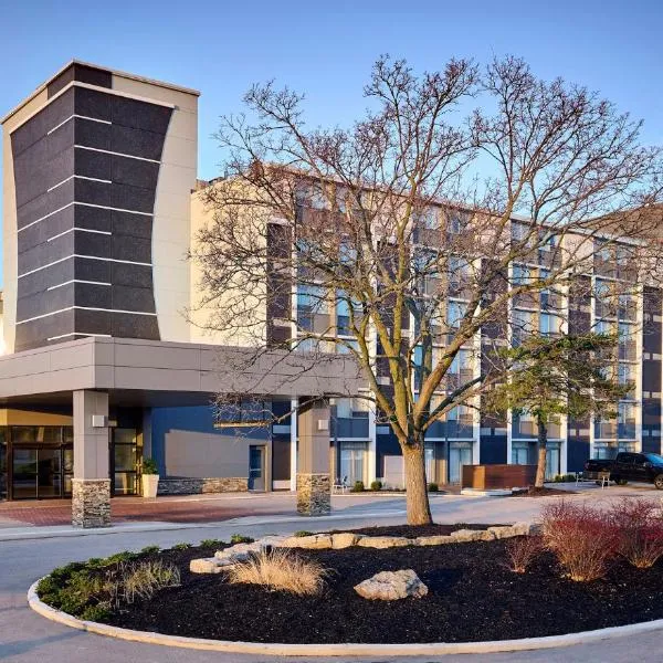 Holiday Inn Burlington Hotel & Conference Centre, an IHG Hotel، فندق في بيرلينغتون