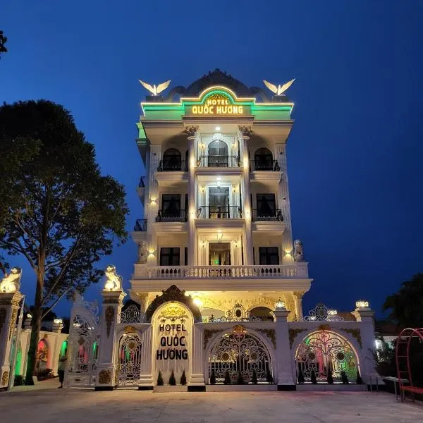 Hotel Quốc Hương, hotel in Ấp Chô Bên