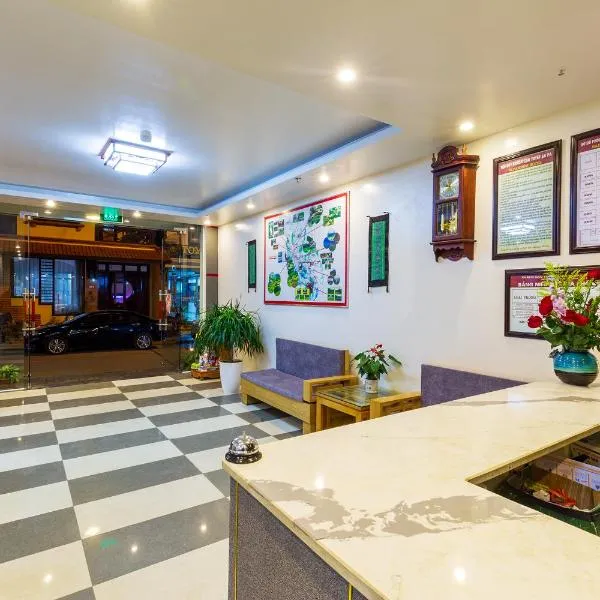 Sapa Snow Hotel: Sapa şehrinde bir otel