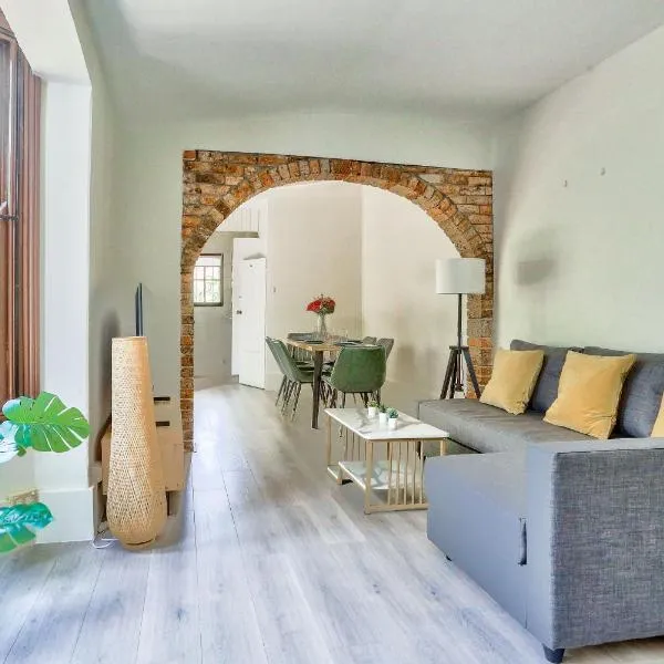 Comfortable 2 Bedroom House Paddington 2 E-Bikes Included