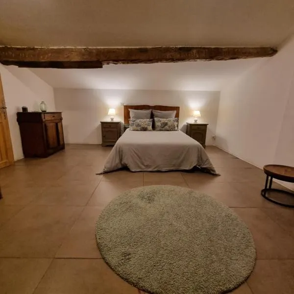 Chambres entre Ventoux et luberon、Saint-Christolのホテル