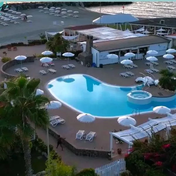 Le Mandrelle Beach Resort, hotel sa San Mango dʼAquino