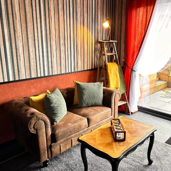 La Grange Aux Hirondelles - Chambre Atelier, hotel v destinaci Woignarue