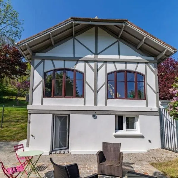 Le Lodge des Villettes, hotel in Jouy-le-Moutier