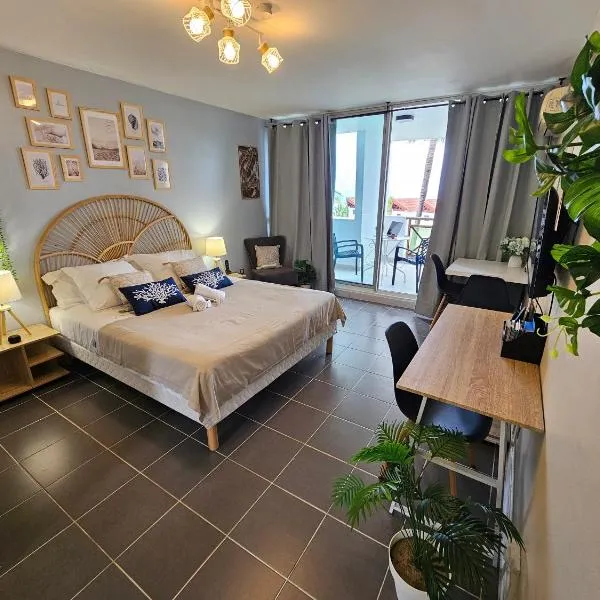 Brise Marine - Saint Gilles les Bains - Boucan - Studio vue mer, hotel in Saint-Gilles les Bains