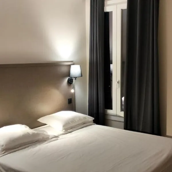 HÔTEL ROYAL MONTREUIL – hotel w mieście Montreuil
