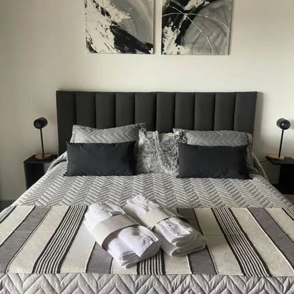 Departamento PREMIUM Con mini pileta y parrilla compartida En la mejor ubicación de Junín, hotel di Junín