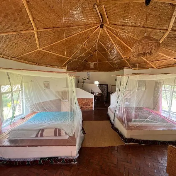 Queen Elizabeth Gorge Cottages, hotel v destinaci Rubirizi