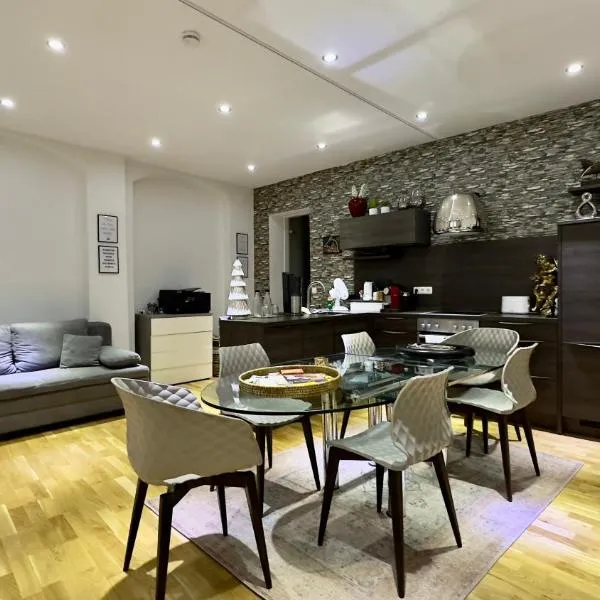 BeeFree LOFT l BelEtage im Stadtpalais I Whirlpool I Metro, hotel in Nürnberg