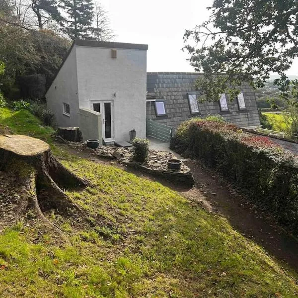 Mountain Lodge with magical views, hotel v destinaci Pentyrch