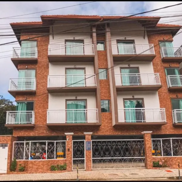 Apartamento com garagem no Centro de Guaramiranga, готель у місті Гуараміранга