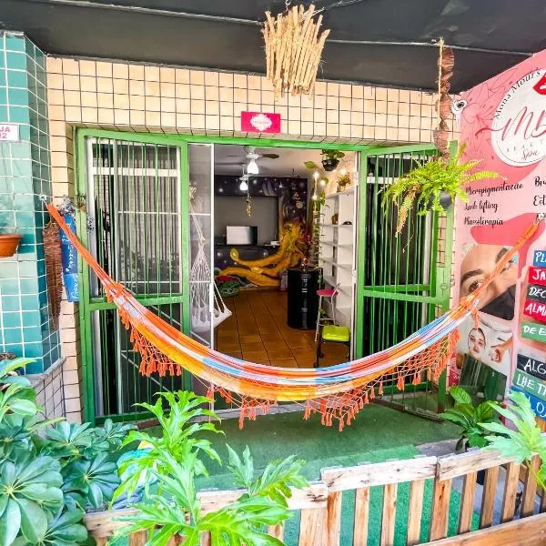 Toca da Mona Roots Hostel, hotel u gradu Vitorija