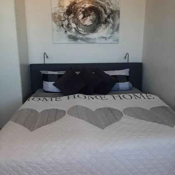 Appartement mit Penthaus Charakter, hotel in Fürth