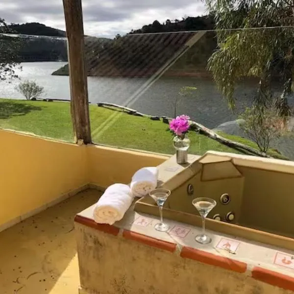 Casa Apu Honey Moon Suite Pague duas noites minimo e a terceira e brinde menos feriados, hotel in Natividade da Serra