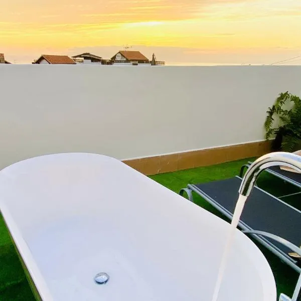 Big House Adeje Deluxe by Deihu Experiences, hotell i Adeje