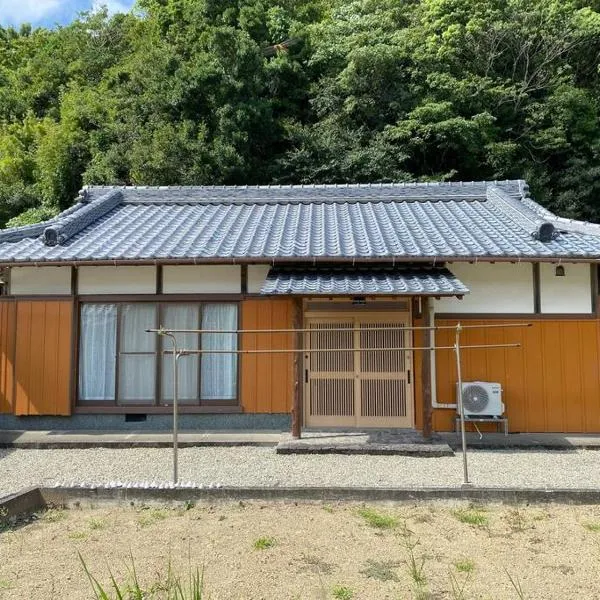 民泊 あざし はなれ1棟貸し 母屋 2部屋貸 Open in January 2024, Minpaqu Azashi、串本町のホテル
