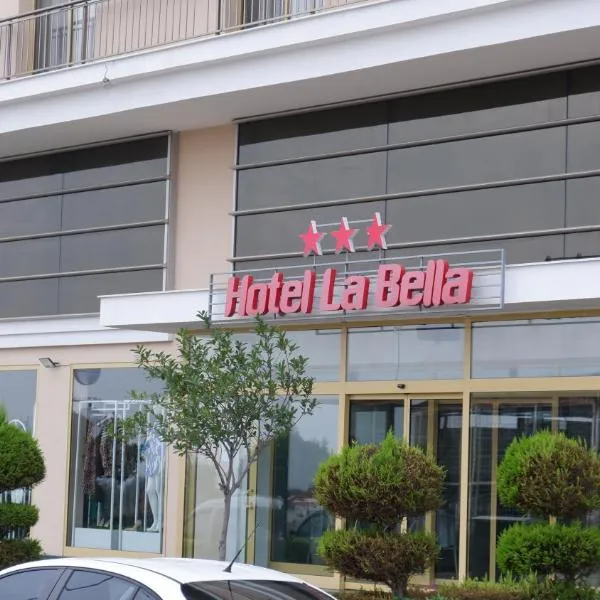 Hotel La Bella, hotell i Kula