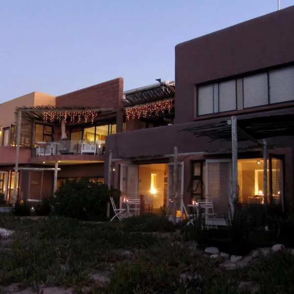 Absolute Beach Accommodation, hotel i Stompneusbaai