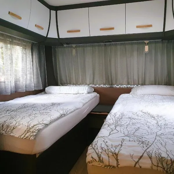 Wohnwagen am Rittergut Dornreichenbach, hotel v destinaci Dornreichenbach