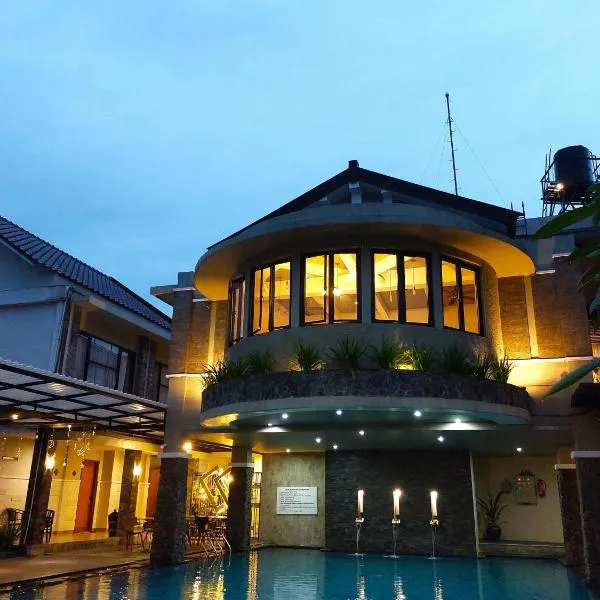 Hotel Sriti Magelang, hotell i Magelang