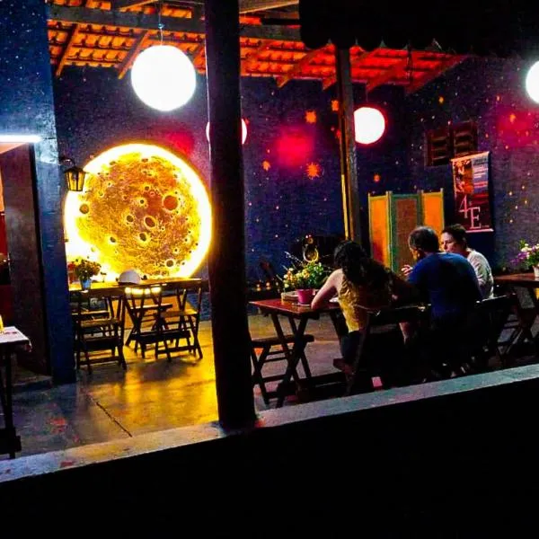 Pousada Estação Lunar - Terra Ronca, hotel in São Domingos