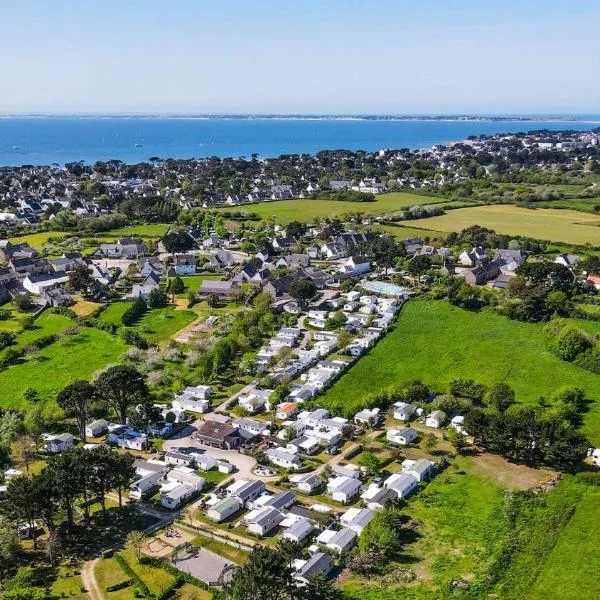 Camping le Dolmen, Carnac, Morbihan, hotel v destinaci Carnac