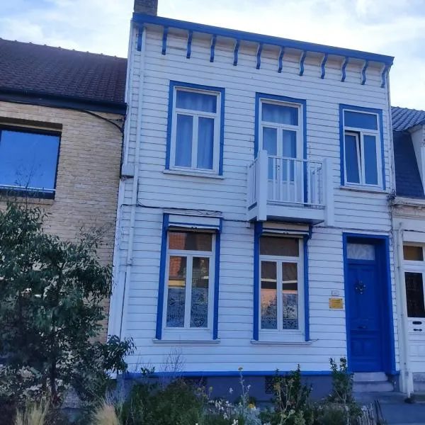 Jolie Maison en Bois Authentique, hôtel à Dunkerque