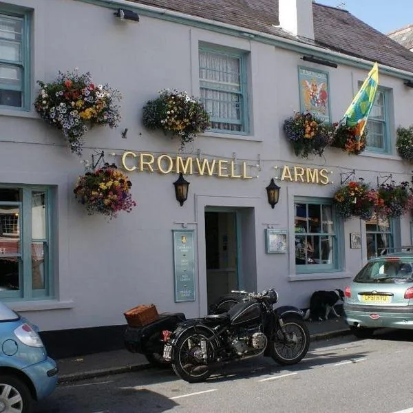 The Cromwell Arms Inn, hótel í Bovey Tracey