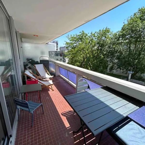 Superbe appartement, terrasse, accès direct RER、マシーのホテル