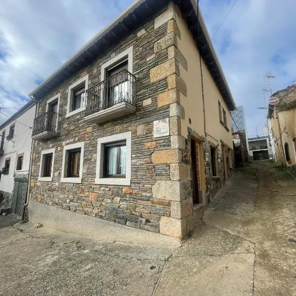 Casa Rural Peñas II, hotel in Barruecopardo