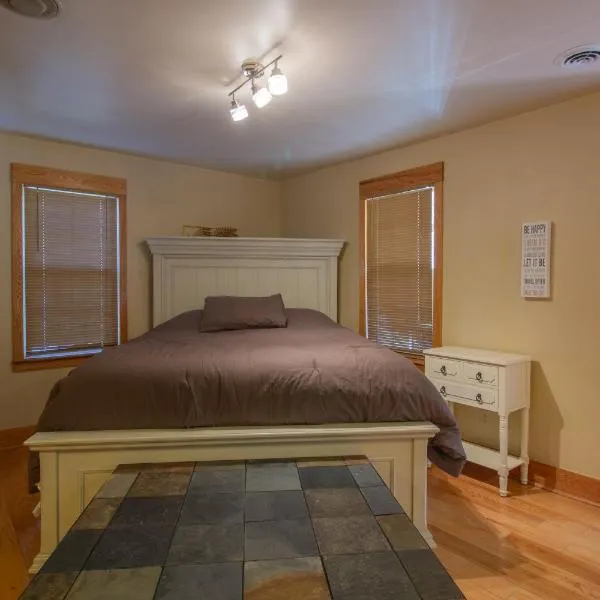 Stay In Ohiopyle in town by the GAP trail, Hotel in Ohiopyle