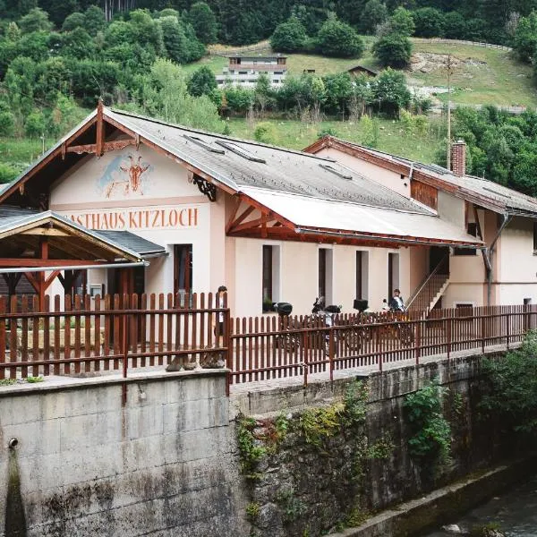 Gasthaus Kitzloch, hotel v destinaci Taxenbach
