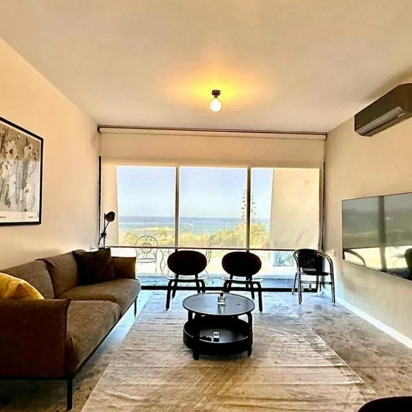 דירת גן על הים בנהריה, hotel en Nahariya