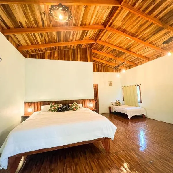 Ficus house, hotel v destinaci Boca Tapada