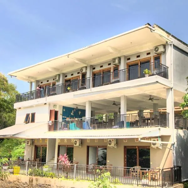 Hotel Bonne Nuit, hotel v destinaci Labuan Bajo