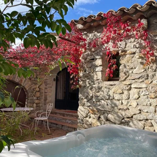 Suites romantiques avec Jacuzzi privatif ou baignoire ronde Terrazzo, ξενοδοχείο σε Saint-Hippolyte-du-Fort