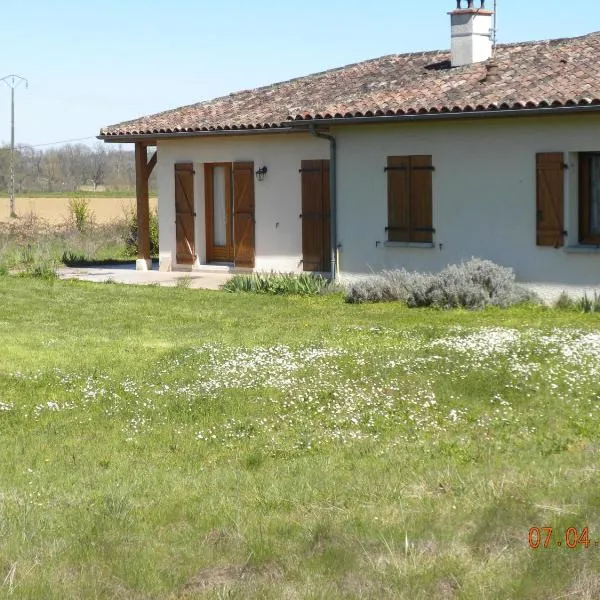Maison de Vacances de Récailleau、ネラックのホテル