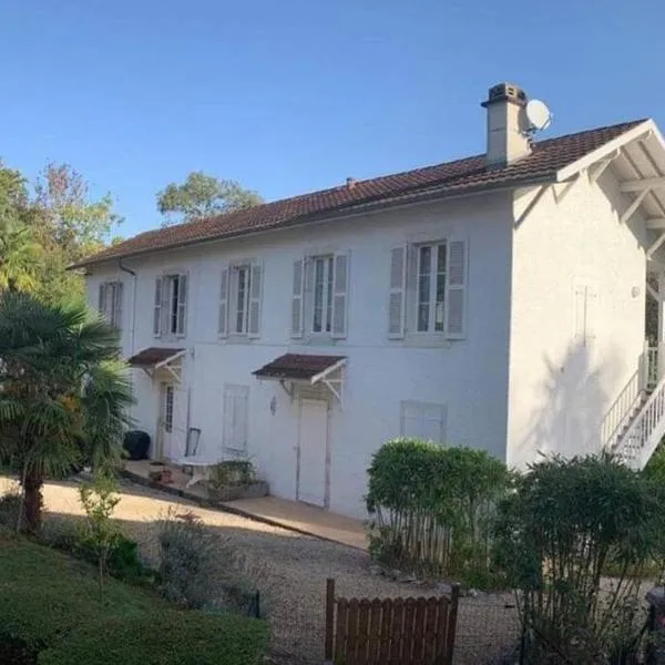 Le Petit Bourdieu - Chevreuil, hotel in Jurançon