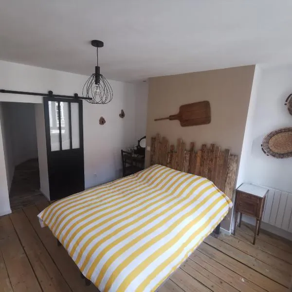 La chambre de pousse, ξενοδοχείο στη Μπουλόν-Σιρ-Μερ