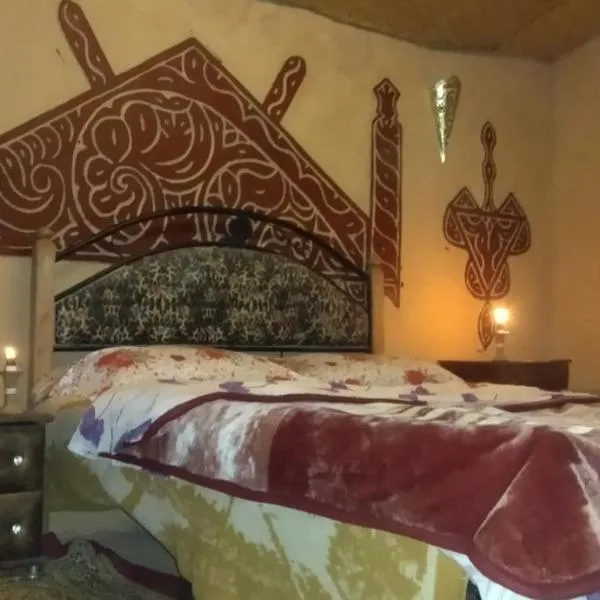 door sahara: Rhessouane şehrinde bir otel