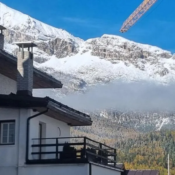 Studio Apartment Ariston in centro a Cortina, ξενοδοχείο στην Κορτίνα Ντ' Αμπέτσο