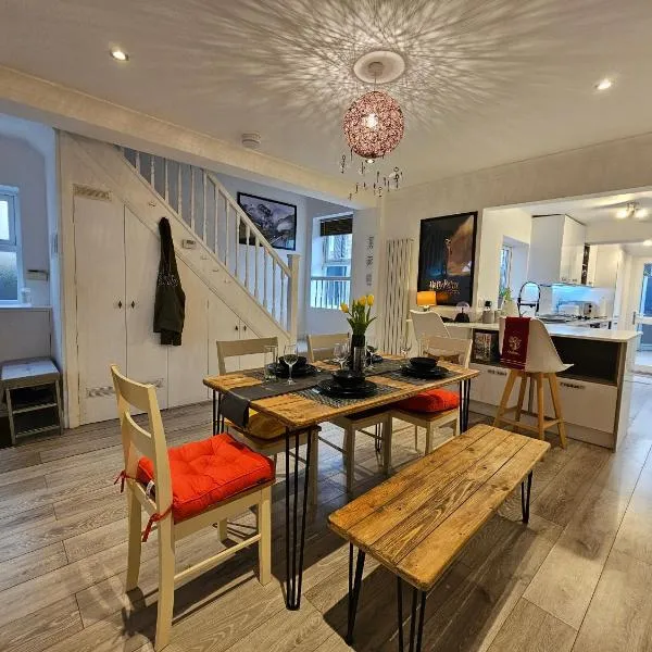MAGICAL HARRY POTTER THEMED HOME IN WATFORD - FREE off-street PARKING，沃特福德的飯店