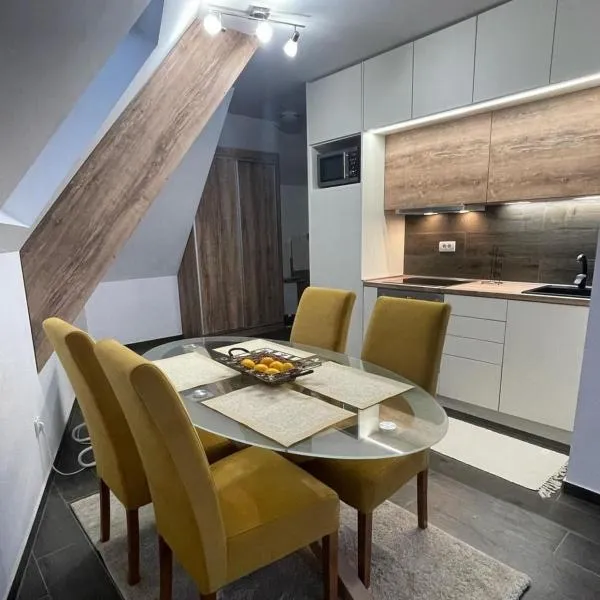 SKY PEAK KRALJEVI ČARDACI APARTMENT, khách sạn ở Kopaonik