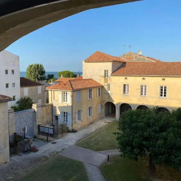 Charmant appartement Château d'Oléron, khách sạn ở Le Château-dʼOléron